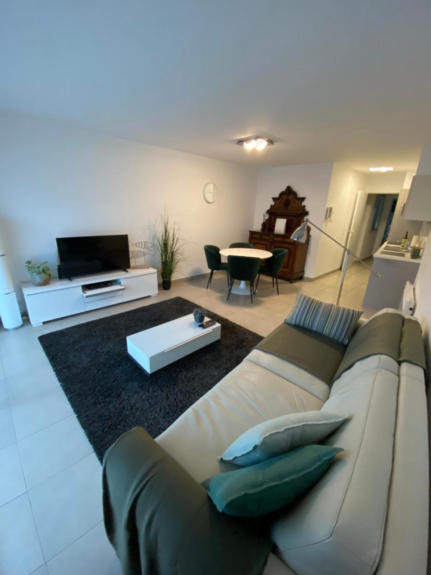 Gezellig Modern Appartement Met Optie Garagebox En In De Buurt Van Strand, Winkels En Restaurants Oostende Buitenkant foto